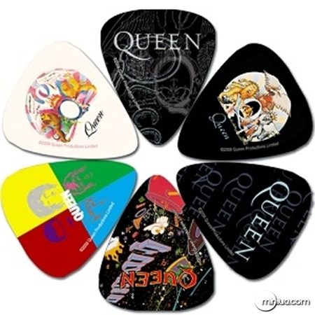 Perris_Queen_Guitar_Picks_MED