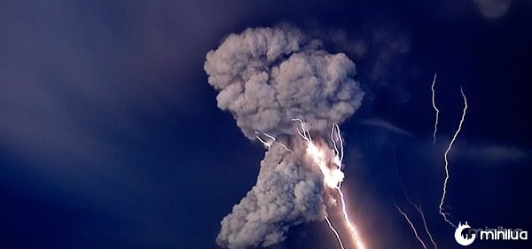 Iceland-Volcano-2011-Lightning-5