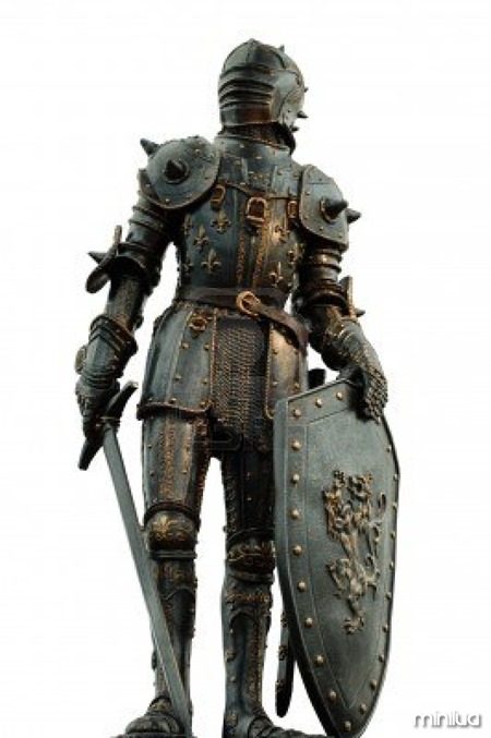 14163231-medieval-knight-with-full-body-armor