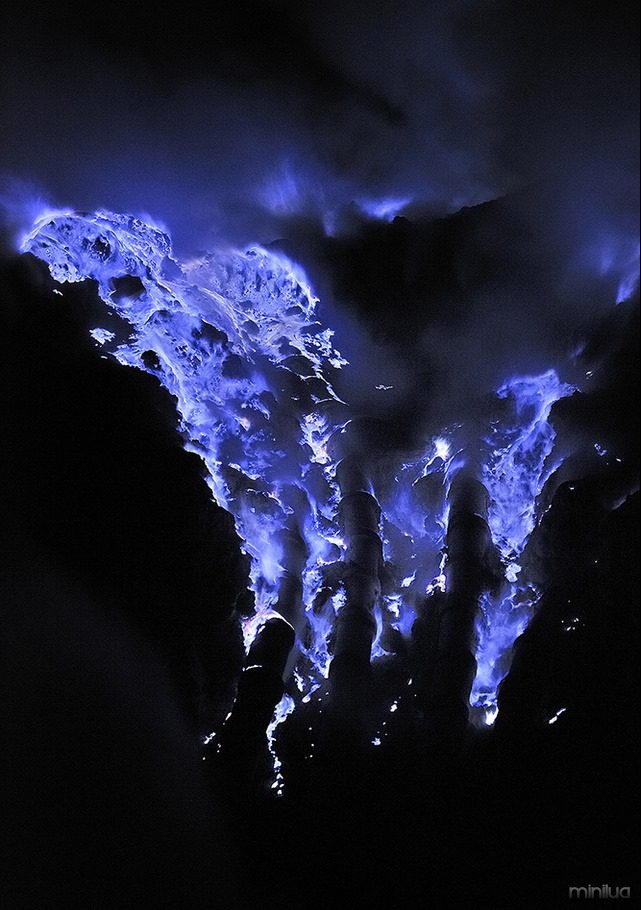The night of the Serfdom of Sulphur, Kawah Ijen Volcano, Java, Indonesia<br /><br />
La nuit des Forçats du Soufre, Volcan Kawah Ijen, ïle de Java, Indonésie